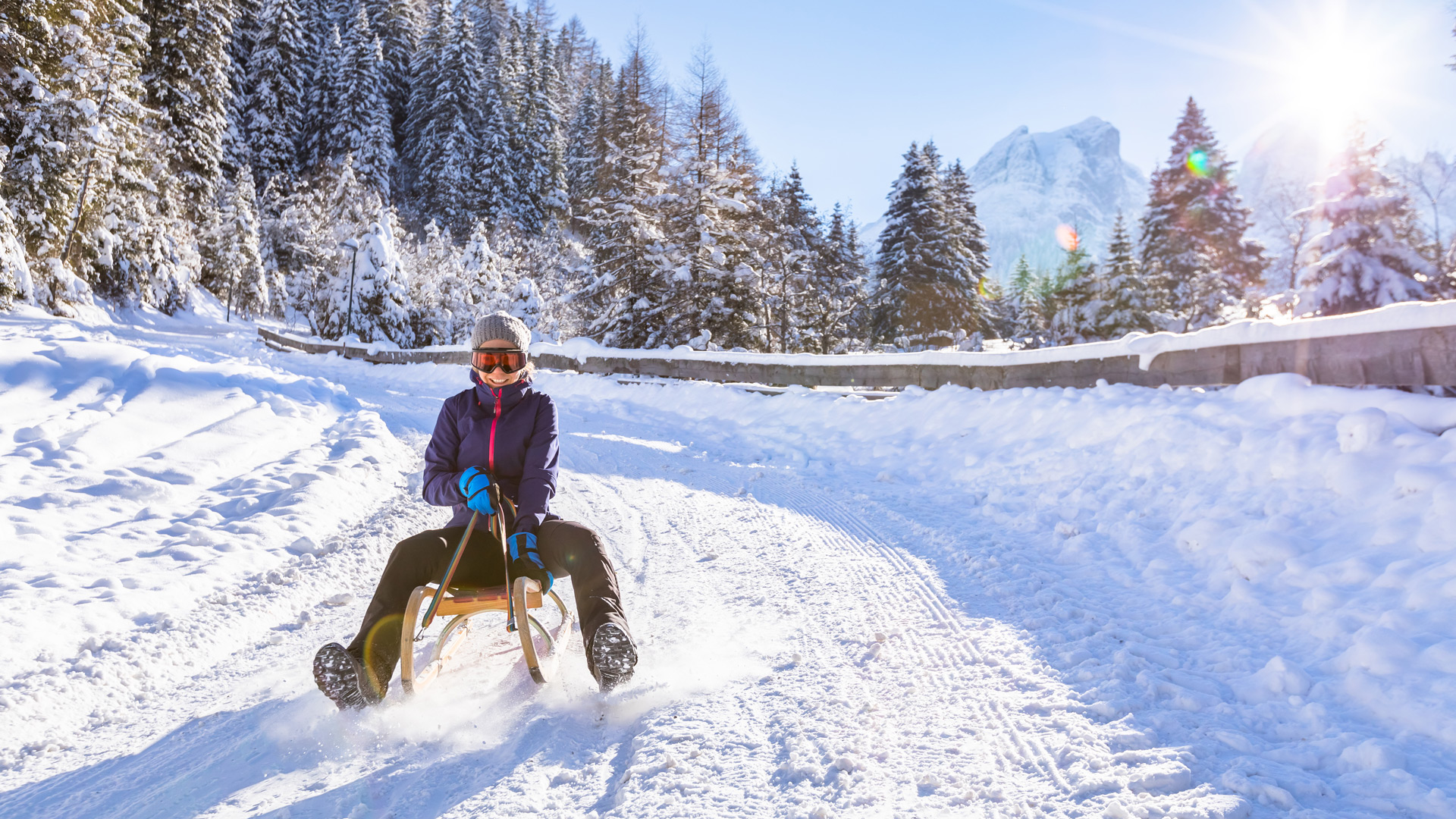 Rodelspaß Winterurlaub Deluxe Luxus-Chalets Bodenmais Bayern