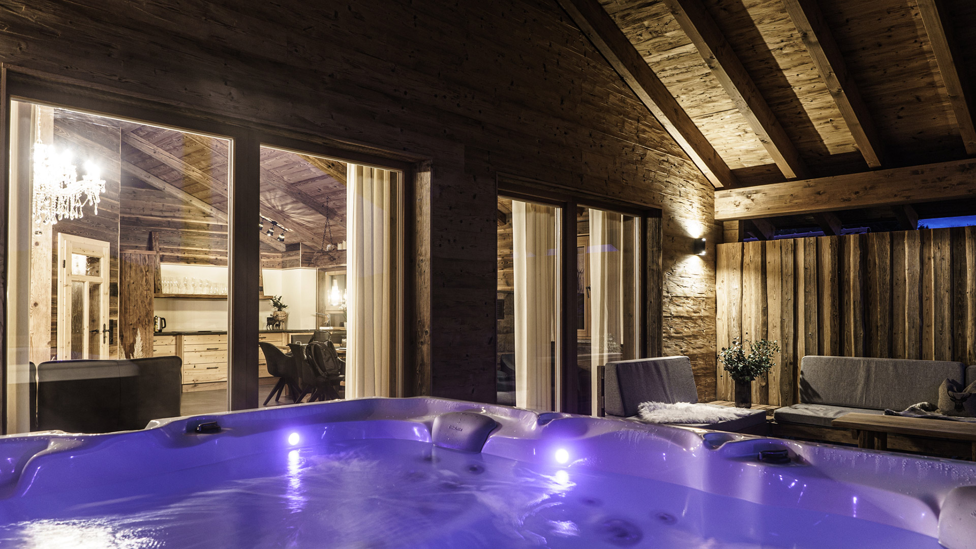 Chalet mit Whirlpool